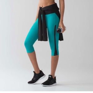 LULULEMON Smooth Stride Crop